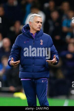 London, ENGLAND - JANUAR14: Tottenham Hotspur Manager Jose Mourinho während des dritten Runden Reply Matches des Emirates FA Cup zwischen Tottenham Hotspur und Middlesborough am 14. Januar 2020 im Tottenham Hotspur Stadium, London, England. Stockfoto