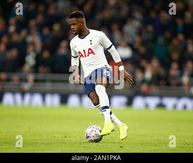 London, ENGLAND - JANUAR14: Ryan Sessegnon von Tottenham Hotspur während der dritten Runde des Emirates FA Cup Reply Match zwischen Tottenham Hotspur und Middlesborough am 14. Januar 2020 im Tottenham Hotspur Stadium, London, England. Stockfoto