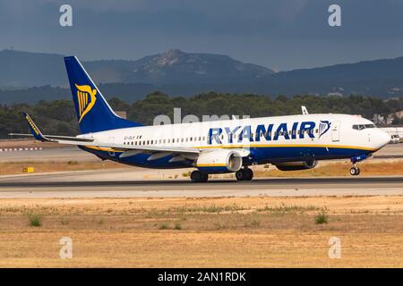 Palma de Mallorca, Spanien - 21. Juli 2018: Flugzeug Ryanair Boeing 737 auf dem Flughafen Palma de Mallorca (PMI) in Spanien. Boeing ist ein Flugzeughersteller Stockfoto