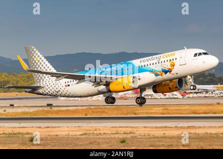 Palma de Mallorca, Spanien - 21. Juli 2018: Flugzeug Vueling Airbus A320 auf dem Flughafen Palma de Mallorca (PMI) in Spanien. Airbus ist ein Flugzeughersteller Stockfoto