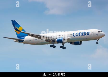 Stuttgart, Deutschland - Dezember 16, 2018: Condor Boeing 767 Flugzeug am Flughafen Stuttgart (STR) in Deutschland. Boeing ist ein Hersteller von Flugzeugen in der Grundlage Stockfoto