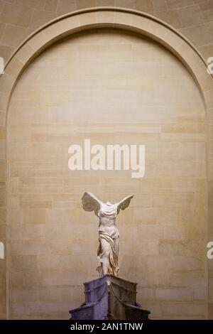 Statue des Winged Victoire de Samothrace im Musee du Louvre, Paris, Frankreich Stockfoto