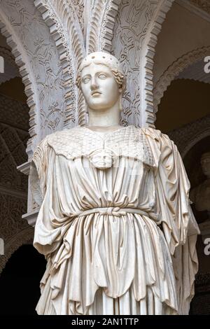 Die "Palas Pacifera"-Marmorstatue in der Casa de Pilatos. Es handelt sich um eine römische Nachbildung der zweiten Chr. des griechischen Originals Athenea Medicis, der Weltgottheit Stockfoto