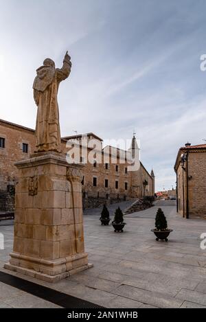 Caleruega, Spanien - 16. April 2019: Museum von Santo Domingo de Guzman in der mittelalterlichen Dorf Stockfoto