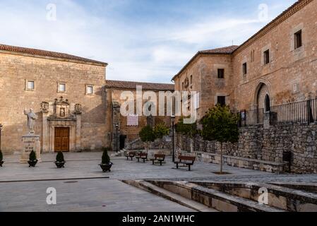 Caleruega, Spanien - 16. April 2019: Museum von Santo Domingo de Guzman in der mittelalterlichen Dorf Stockfoto