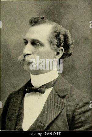 Universitäten und ihre Söhne, Geschichte, Einfluss und Eigenschaften der amerikanischen Universitäten, mit biografischen Skizzen und Porträts von Alumni und Ehrenzeichnern. Von ihrer Unterstützung und ihrem eigenen Fortschritt handelten sie mit den Demokraten. Während der zweiten Regierung von Präsident Clevelandhe wurde er zum Postmeister von Chicago ernannt, und er hatte andere wichtige Positionen inne, lehnte aber eine Nomi-Nation für den Vertreter im Kongress ab. Er willigte jedoch ein, ein Gegner des verstorbenen CarterHarrison für die Bürgermeisteramt von Chicago im Jahr 1893 zu werden.Mr Hesings Tod ereignete sich am 18. Dezember 1897 und am resu Stockfoto