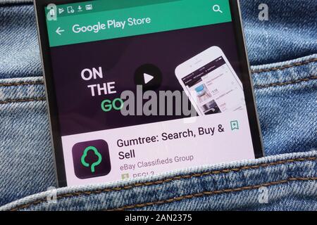 Gumtree: Suchen, Kaufen und App bei Google Website spielen Store verkaufen auf dem Smartphone in Jeans Tasche versteckt angezeigt Stockfoto