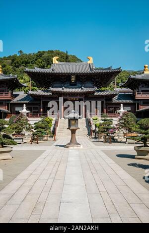 Hongkong, China - November 2019: Die Chi-Lin-Nunnery, ein großer buddhistischer Tempel in Hongkong Stockfoto