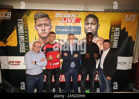 Tomas Šálek und Peter Kadiru bei der Pressekonferenz zur Block-Bräu Box-Gala im" "Hamburg am 14.1.2020 Stockfoto