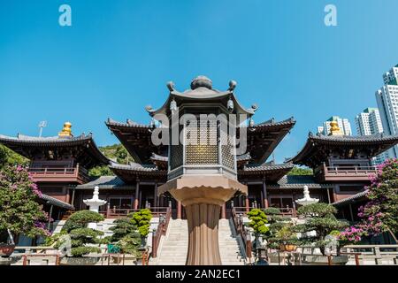 Hongkong, China - November 2019: Die Chi-Lin-Nunnery, ein großer buddhistischer Tempel in Hongkong Stockfoto