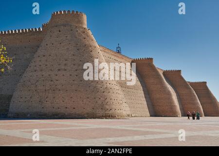 Stadtmauer von Burg und Festung der Lade, Buchara, Usbekistan, in Zentralasien Stockfoto