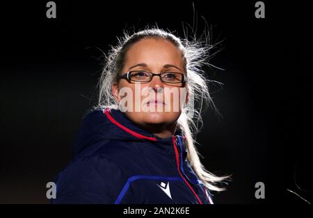 Lesefreundin Kelly Chambers vor dem Viertelfinalspiel im Continental Cup im Meadow Park, Borehamwood. Stockfoto