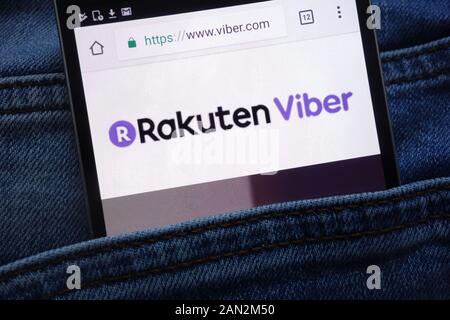 Rakuten Viber Website angezeigt auf dem Smartphone in Jeans Tasche versteckt Stockfoto