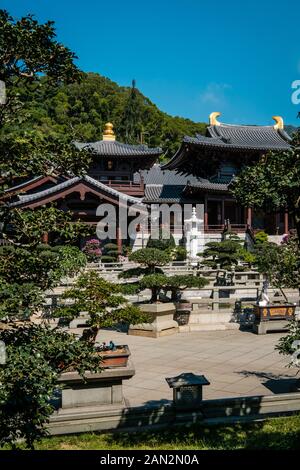 Hongkong, China - November 2019: Die Chi-Lin-Nunnery, ein großer buddhistischer Tempel in Hongkong Stockfoto