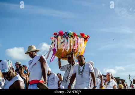 Fotos der traditionellen iemanja Party am Strand von Rio Vermelho, Salvador da Bahia, Brasilien Stockfoto