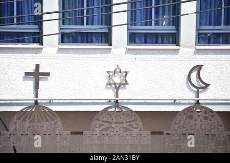 Haifa Israel Zeichen der drei monotheistischen Religionen. Stockfoto