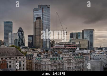 Hohe Gebäude in der City, London, Großbritannien Stockfoto