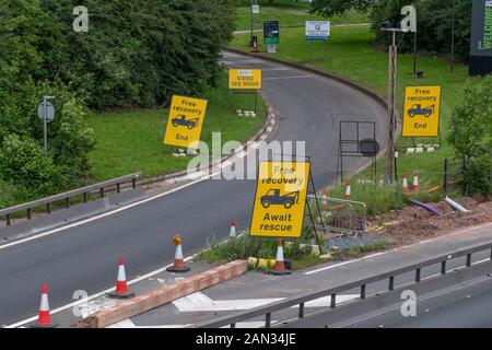 Straßenbauarbeiten an einer Autobahn Stockfoto