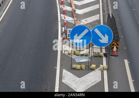 Straßenbauarbeiten an einer Autobahn Stockfoto