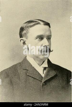 Universitäten und ihre Söhne, Geschichte, Einfluss und Eigenschaften der amerikanischen Universitäten, mit biografischen Skizzen und Porträts von Alumni und Ehrenzeichenempfängern. oks, darunter mehrere Jungenschaften, die eine beträchtliche Popularität erreichten. Neben seinen Prosawerken veröffentlichte er im 18S5 einen Band mit gesammelten Gedichten mit dem Titel Lieder und Hymnen des gemeinsamen Lebens. Von 1881 bis zum Tod war Dr. Tarbox Historiograph der NewEngland Historic-Genealogical Society und kon-Tributed weitgehend in das von der ThatAssociation herausgegebene Register. Er erhielt den Grad eines Doktors von Divi Stockfoto