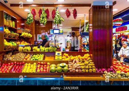 Obst und Gemüse am Mercat de l'Olivar, Palma, Mallorca, Spanien Abschaltdruck Stockfoto