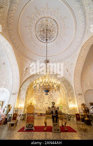 März 10, 2019: Pfauenthron in der Empfangshalle, Golestan Palast. Teheran, Iran Stockfoto