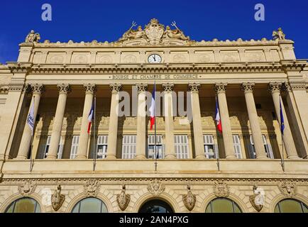 MARSEILLE, Frankreich-13 Nov 2019 - Blick auf die Sehenswürdigkeiten Palais de la Bourse, einem historischen Gebäude auf der Canebiere Gehäuse der Chambre de Commerce et d'in Stockfoto