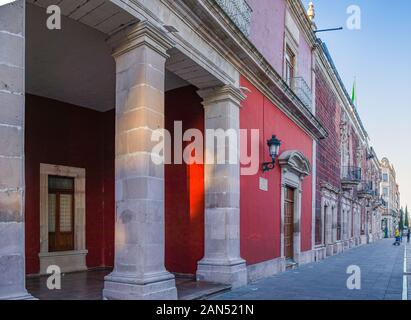 Aguascalientes, Aguascalientes, Mexiko - 23. November 2019: Die Regierung Palace von Aguascalientes, Mexiko, am Morgen Stockfoto