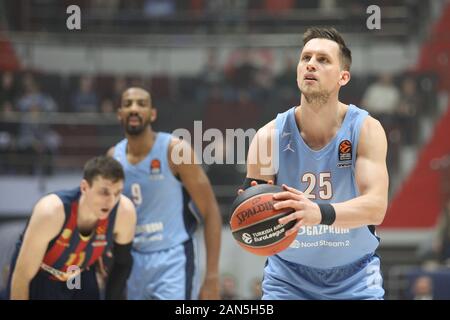 Sankt Petersburg, Russland. 15 Jan, 2020. Mateusz Ponitka in Aktion während der 2019/2020 Turkish Airlines EuroLeague Saison Runde 19 Match zwischen Zenit St. Petersburg und Kirolbet Baskonia Vitoria Gasteiz Credit: SOPA Images Limited/Alamy leben Nachrichten Stockfoto