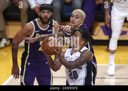 Los Angeles, Kalifornien, USA. 15 Jan, 2020. Orlando Magic Markelle Fultz (20) geht in den Warenkorb unter Druck von den Los Angeles Lakers" Kyle Kuzma (0) Während eines NBA Basketball Spiel zwischen den Los Angeles Lakers und Orlando Magic, Mittwoch, Januar 15, 2020, in Los Angeles. Credit: Ringo Chiu/ZUMA Draht/Alamy leben Nachrichten Stockfoto