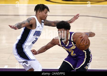 Los Angeles, Kalifornien, USA. 15 Jan, 2020. Los Angeles Lakers' Quinn Koch (2) Antriebe gegen Orlando Magic Markelle Fultz (20) Während ein NBA Basketball Spiel zwischen den Los Angeles Lakers und Orlando Magic, Mittwoch, Januar 15, 2020, in Los Angeles. Credit: Ringo Chiu/ZUMA Draht/Alamy leben Nachrichten Stockfoto