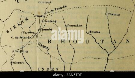 Géographie de l'Empire de Chine: cours inférieur = Fa wen Chung-kuo Kun yü lüeh Chih. Partsi/^ht éongiâT "jeu Horjetag Bamy"^ Lac Pal téPf -=^ou Yamdok Telnugjj V Khamba-jong KanKma "^98 Amada / Chaton tj^ Do-jong. Gourou". Als nebenklägerin Sud du Tibet. w w 252 LIVRE II. LES PAYS DÉPENDANTS DE LA CHINE. quils vont vers TE. ou Vers le S., découpant et morcelantla contrée De pics, croupes, Schluchten, Hochebenen, de laspectle plus Pittoresque. Au S., Le Pays est * morcelé, les vallées * élevées, Les Rivières plus calmes. Lesvallées sy abaissent jusquà 3500™, Mais rarement. Eine lafrontière du S., le p Stockfoto