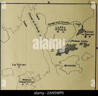 Géographie de l'Empire de Chine: cours inférieur = Fa wen Chung-kuo Kun yü lüeh Chih. imativement lechiffre de 500 millions de Francs par ein. Hong-kong, colonie Anglaise, ein Sohn administrationà Teil, avec un-Gouverneur aidé par un Conseil exécutifet un Conseil législatif. Le Territoire de Kovt - Loon aaussi La sienne, en partie Chinoise, en partie Anglaise. Une forte Garnison réside toujours à Hong-kong. Port de la Rade Ou Hong-kong se trouve entre lacôte N. de Hong-kong et la péninsule de Kow-loon. Elleest assez bien Passat des Vents par les Collines voisines, Mais les typhons, qui sabattent p Stockfoto