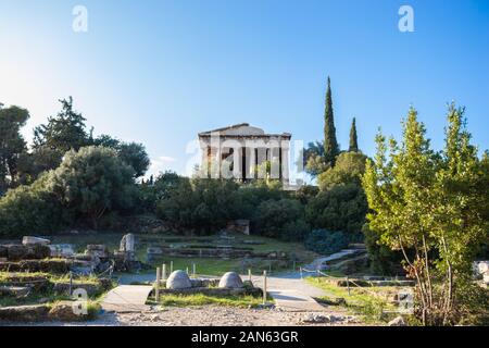 Der Tempel des Hephaistos oder hephaisteion oder früher als Theseion eine gut erhaltene Griechische Tempel. Es handelt sich um einen dorischen Peripteral-tempel und befindet sich unter Stockfoto