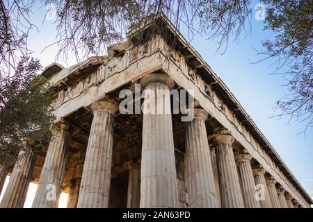 Der Tempel des Hephaistos oder hephaisteion oder früher als Theseion eine gut erhaltene Griechische Tempel. Es handelt sich um einen dorischen Peripteral-tempel und befindet sich unter Stockfoto