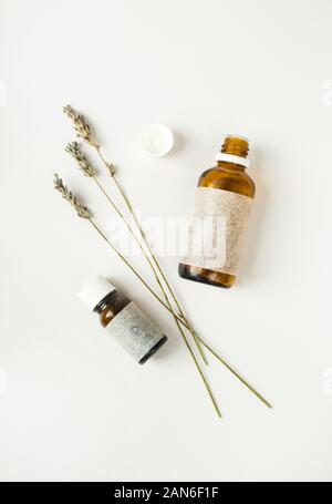 Hausgemachte Hautpflege Kosmetik. Ätherisches Öl, Seife und Kräutern. Organische selfcare Konzept. Stockfoto