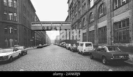 01. Januar 1979, Berlin: Berlin-Bezirke/Hochzeit/1979 Osram Werk in Oudenarder Straße, einem der übergeordneten Pflanzen //Industrie/Geschichte/Geschichte von 1893 ff., Filamenten aus Osmium und Wolfram wurden hier hergestellt, OS und RAM. OSRAM wurde 1919 von Siemens Halske, AEG und andere Gegründet zurück Märkte während des Krieges verloren zu gewinnen. OSRAM wurde bald einer der größten Hersteller von Glühlampen in der Welt. Von 1978 Siemens war alleiniger Eigentümer. Das genaue Datum der Aufnahme nicht bekannt. Foto: Paul Glaser/dpa-Zentralbild/ZB Stockfoto