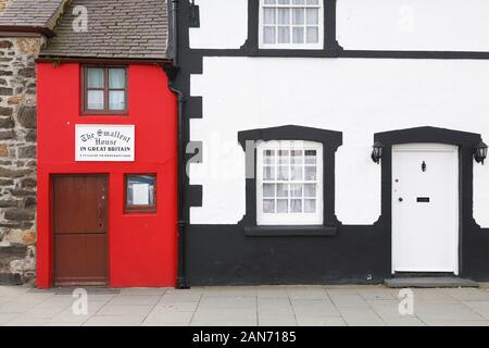 CONWY, Großbritannien - Februar 26., 2012. Kai Haus, das kleinste Haus in Großbritannien. Eine kleine historische Gebäude und touristische Attraktion in Conwy, Wales Stockfoto