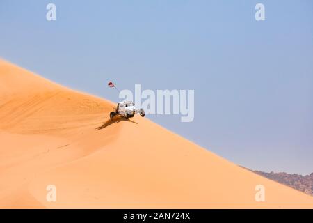 KANAB, UT, USA - 25. Mai 2012. Dune Buggy Racing in Coral Pink Sand Dunes State Park in Utah, USA Stockfoto