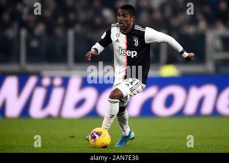 Turin, Italien - 15 Januar, 2020: Douglas Costa von Juventus in Aktion während der Coppa Italia Fußballspiel zwischen FC Juventus und Udinese Calcio. FC Juventus gewann 4-0 über Udinese Calcio. Credit: Nicolò Campo/Alamy leben Nachrichten Stockfoto