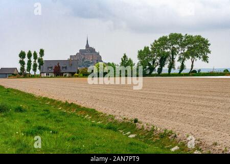 Kultivierte Felder in der Nähe des mont saint michel. Normandie, Frankreich Stockfoto