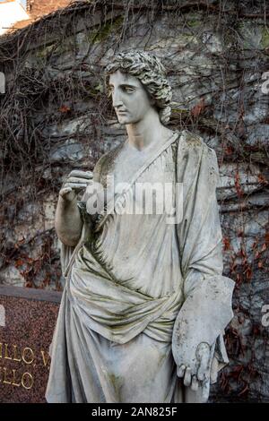 Grab von Maurice Utrillo und Lucie Valore. Montmartre. Saint-Vincent Friedhof. Stockfoto