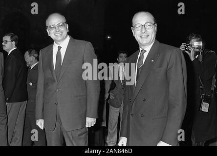 Mailand (Italien), April 1986 Treffen zwischen Bettino Craxi, Ministerpräsident und Generalsekretär der Sozialistischen Partei Italiens (PSI) mit Jaques Chirac, Premierminister der Französischen Republik Stockfoto