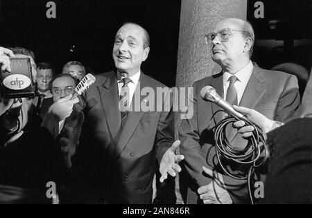 Mailand (Italien), April 1986 Treffen zwischen Bettino Craxi, Ministerpräsident und Generalsekretär der Sozialistischen Partei Italiens (PSI) mit Jaques Chirac, Premierminister der Französischen Republik Stockfoto