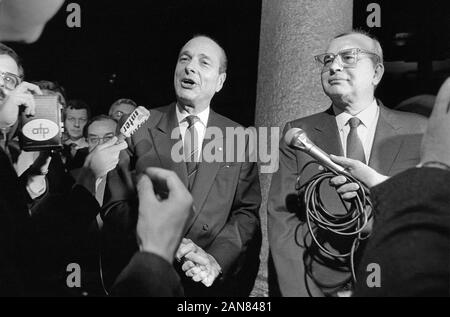 Mailand (Italien), April 1986 Treffen zwischen Bettino Craxi, Ministerpräsident und Generalsekretär der Sozialistischen Partei Italiens (PSI) mit Jaques Chirac, Premierminister der Französischen Republik Stockfoto