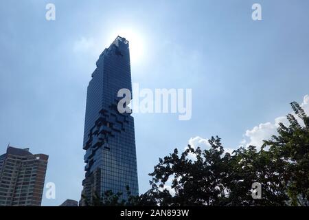 Bangkok, Thailand - 21. Dezember 2019: King Power MahaNakhon, ein Wolkenkratzer mit gemischter Nutzung. Stockfoto