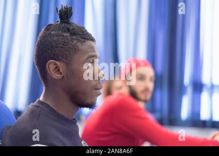 Schüler der Klasse. Beheben von Problemen zusammen. Team Konzept. Stockfoto