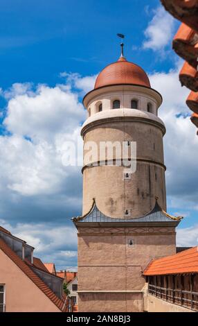 Lopsinger tor (Gate) Eingang in die Altstadt von Nördlingen, ein beliebtes Ziel für Romantische Straße touristische Route in Bayern, Deutschland Stockfoto