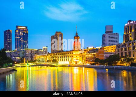 Nacht Blick auf Shanghai von der Wusong Fluss, China Stockfoto