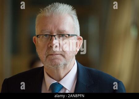 Edinburgh, Großbritannien. 16 Jan, 2020. Bild: Michael Russell MSP-Kabinettsminister für Regierung und verfassungsrechtlichen Beziehungen. 2. Sitzung von 2020 der erste Minister Fragen an das schottische Parlament. Argumente und den Austausch von der Scottish National Party (SNP) nach dem britischen Premierminister Boris Johnson verweigerte die Erlaubnis für einen sekunden Unabhängigkeitsreferendum. Credit: Colin Fisher/Alamy leben Nachrichten Stockfoto